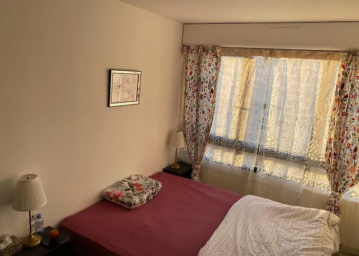 Room Close To Arena La Defense